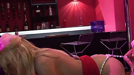 Six whores with a great desire to orgasm in a sexual orgy