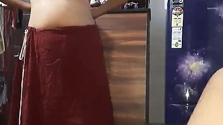 Indian Aunty In Saree Cheating On Her Husband