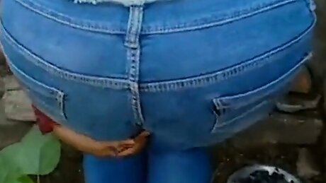 Indian Schoolgirl's Outdoor Sex With Boyfriend &ndash; Hindi Audio Sex