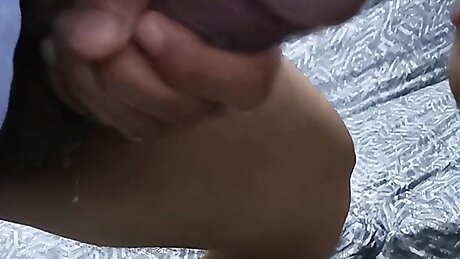 Pagsasalsal Na Nauwi Sa Tsupaan At Putok Tamod Sa Muka Ng Aking Kapit Bahay