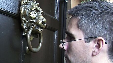 Geeky Dude Gets His Tool Sucked By An Enthusiastic Blond Bimbo When He Visits A House