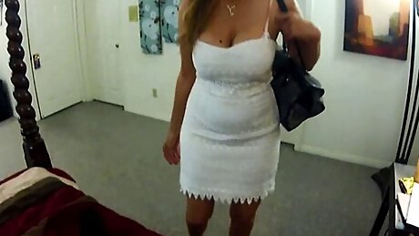 Spycam! Hot Milf Julia Ann Takes A Hard Cock Into Her Cunt!