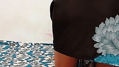 Priya Bhabhi Wants To Fuck Anyone