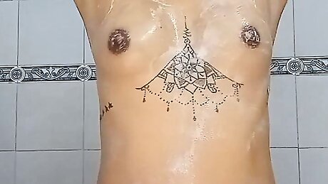 TAKING A SHOWER WHILE I MASTURBATE, HOT WOMEN FOAM