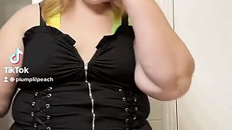 Sexy bbw milf dancing