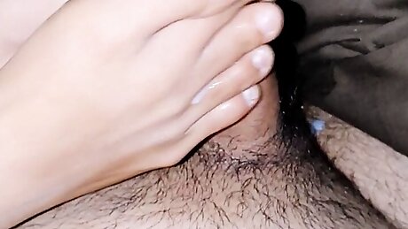 Creamy footjob