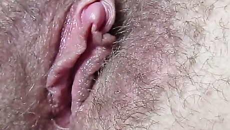 Big Clit Hairy Pussy Fingering Close-Up