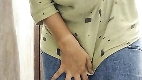 Kya hua kab indian gf n banaye bf k liye nangi hokr video aur bhai n dekha