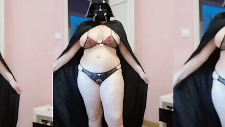 Se mete los dedos en su rica vagina mujer enmascarada Evita Camila