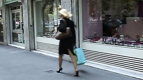 Sexy Busty Blonde in heat!