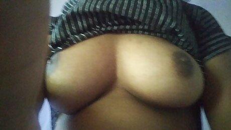 Indian xxx Hot xxx Desi Girlfriend Masturbating