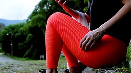 Visit from a friend for a blowjob at the door.