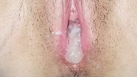 Brutish BBW Wife&rsquo;s Early Morning Fuck And Huge Creampie