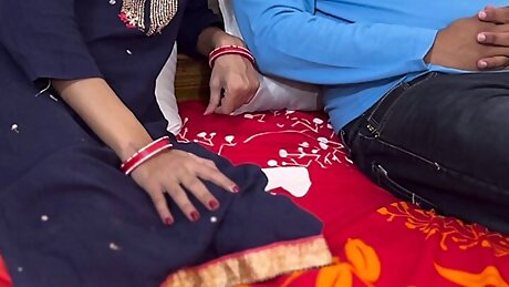 Sagi Indu Chachi ka Paani nikal Diya bhatije mukul ne Chachi Amma ne Bete ka lund choos ke apni chut chudwa li in Hindi