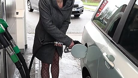 Hot anal sex with a stunning brunette mature