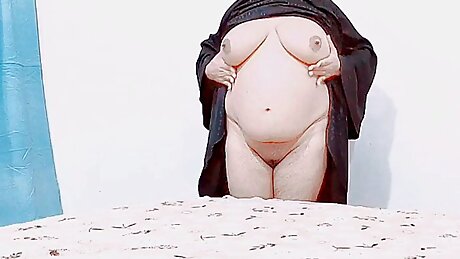 Muslim Niqab Girl With Big Natural Tits Masturbates With Toy