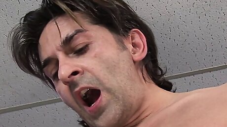 Curvy bitch fingers her tight cunt before guy penetrates it