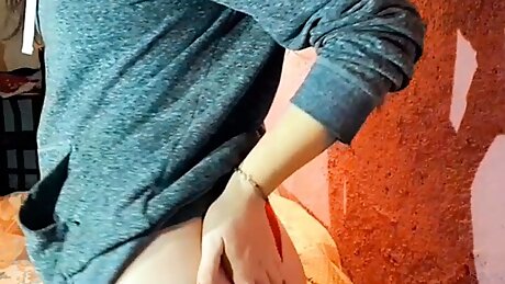 It is recorded for her boyfriend's friend, she is an unfaithful slut #Elilujan