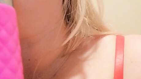 Blond Chubby Milf Kitty Queen In Her Black Fishnet Pantyhose And Pink Dildo Showing How To Have A Real Orgasm