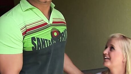 A hot stud gets to fuck with an immaculate blonde outside