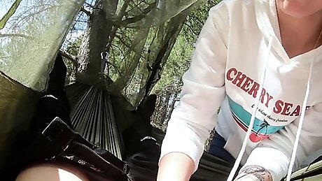 Risky Public Handjob in Hammock