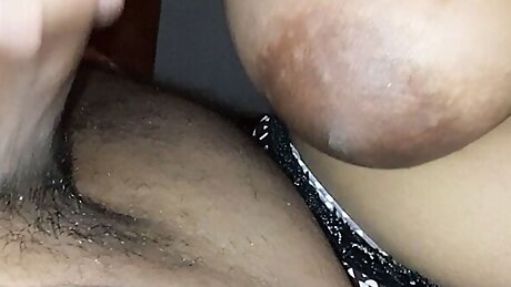 Sri Lankan Spa Girl Handjob