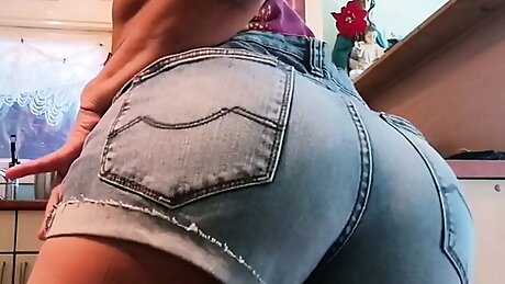 Sarah Fonteyna &ndash; Dildo Inside Milf&rsquo;s Holes