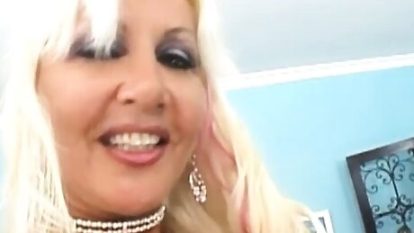 Milf and granny store - scene # 05