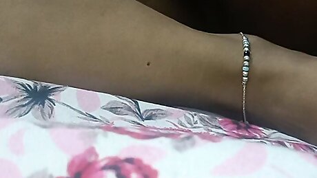 bhabhi ki chudai ki taiyari me laga dewar