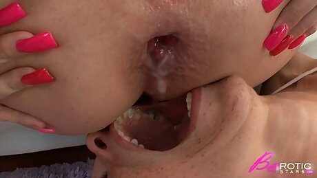 Billige Drecksschlampe von Dating App zum Anal Creampie schlucken ueberredet