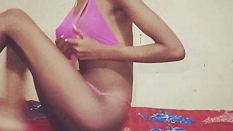 Sexy super hot tina babhi boyfriend ko boobs chusaya or uska lund bhi chusa