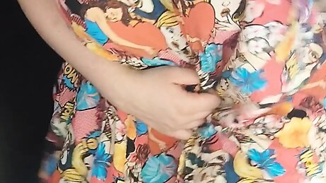 Fucking Myself In The Tanning Salon And Squirting