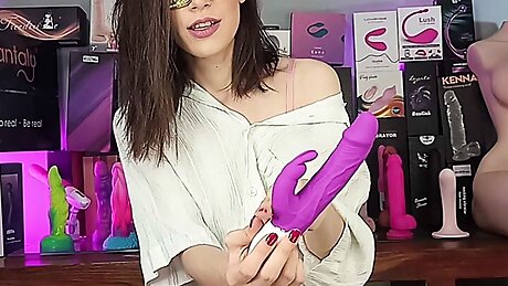 Sarah Sue Reviews Rabbit Realistic Vibrator from PHANXY
