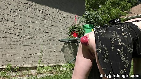 Dirtygardengirl &ndash; Backyard Cleaning With Prolapse Of Her Anal Hole