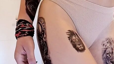 Hot Sexy Body Girl Plays With Pussy