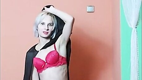 Sexy Body Of A Dancing Polish Horny Blond Stripper