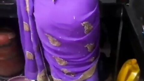 Indian Rekha Aunty &ndash; Sexy Back